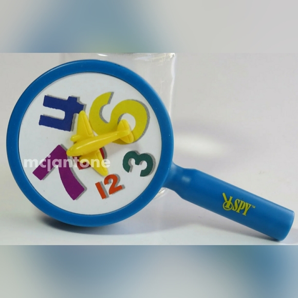 2/$20 I Spy game Scholastic made for Carl's Jr. Cool Kids 2004 - Picture 1 of 5